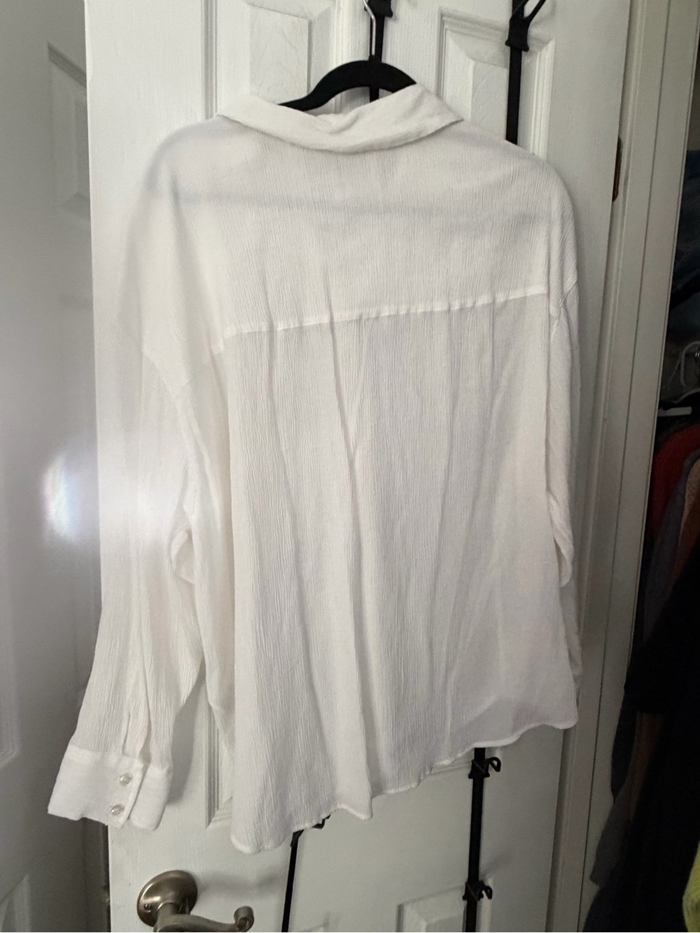 A&F crinkle long sleeve white button up sz large - Picture 6 of 6
